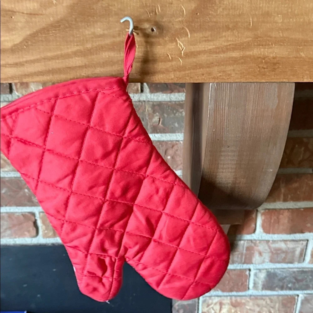 Seasonal Holiday Oven Mitts - Red & Green Christmas Tree Design